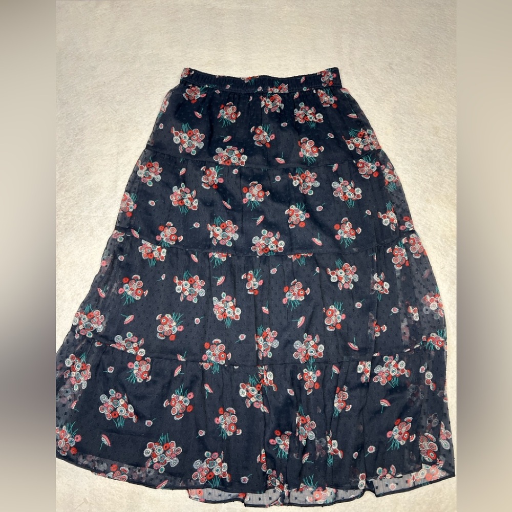 NWT Loft Women’s Medium Navy Floral Tiered Midi Skirt‎